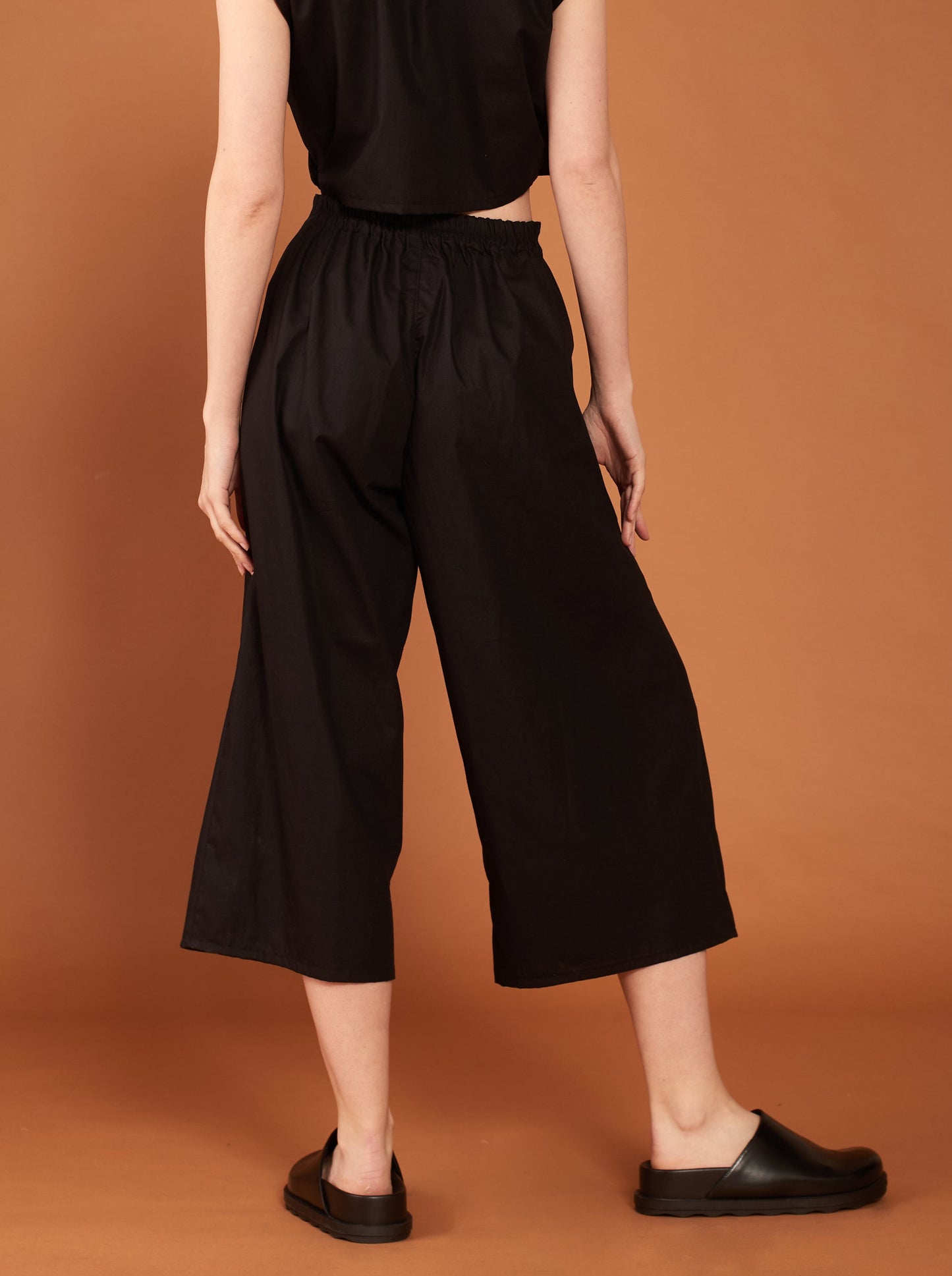 Black poplin culotte pants