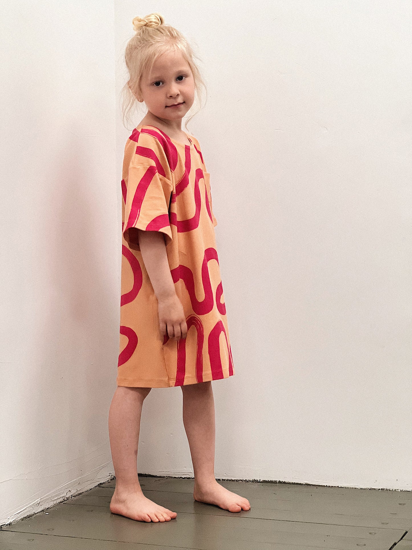 Curves orange short-sleeved children's t-shirt dress
