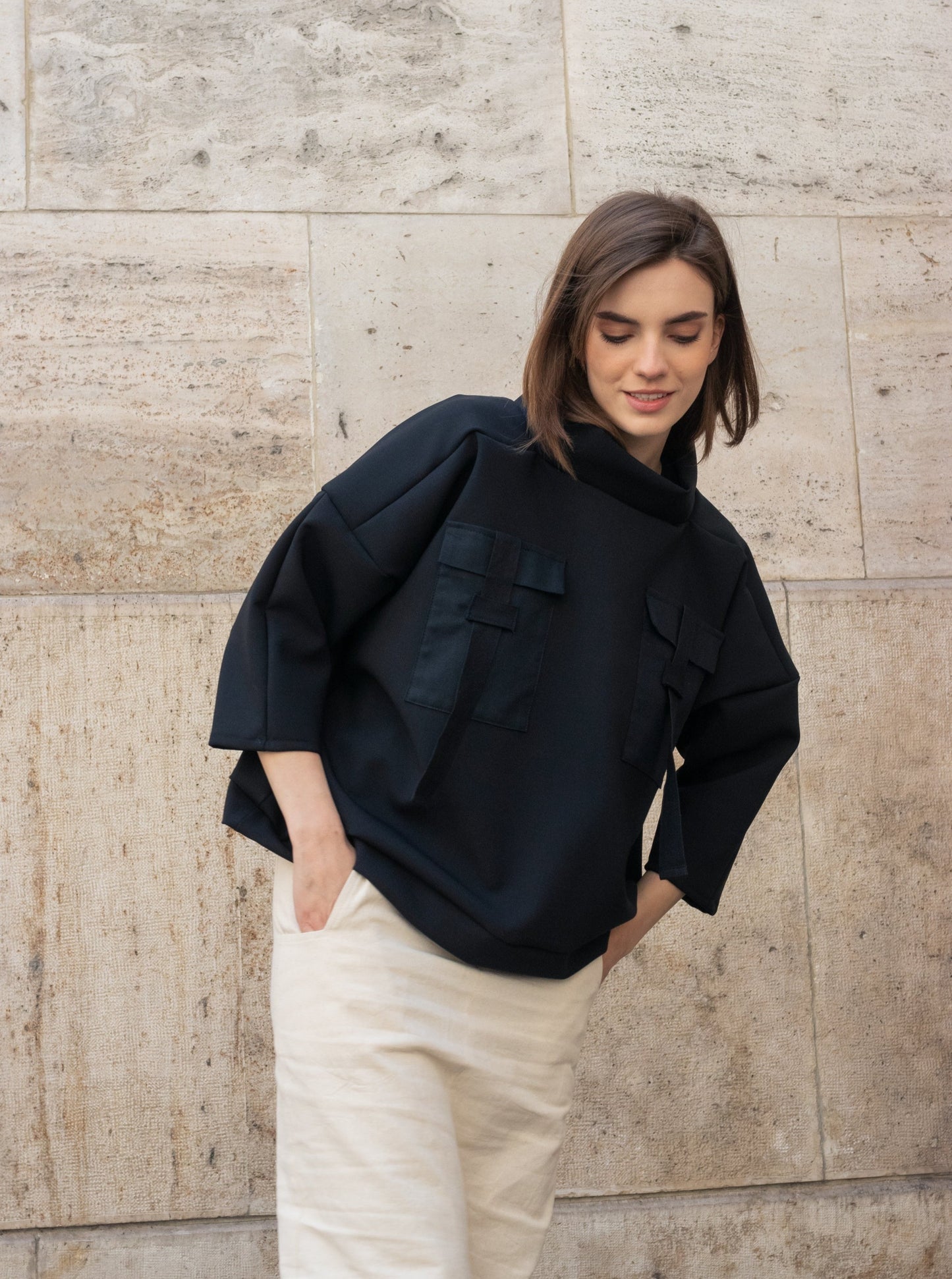 ZW black oversized women's sweater with pockets