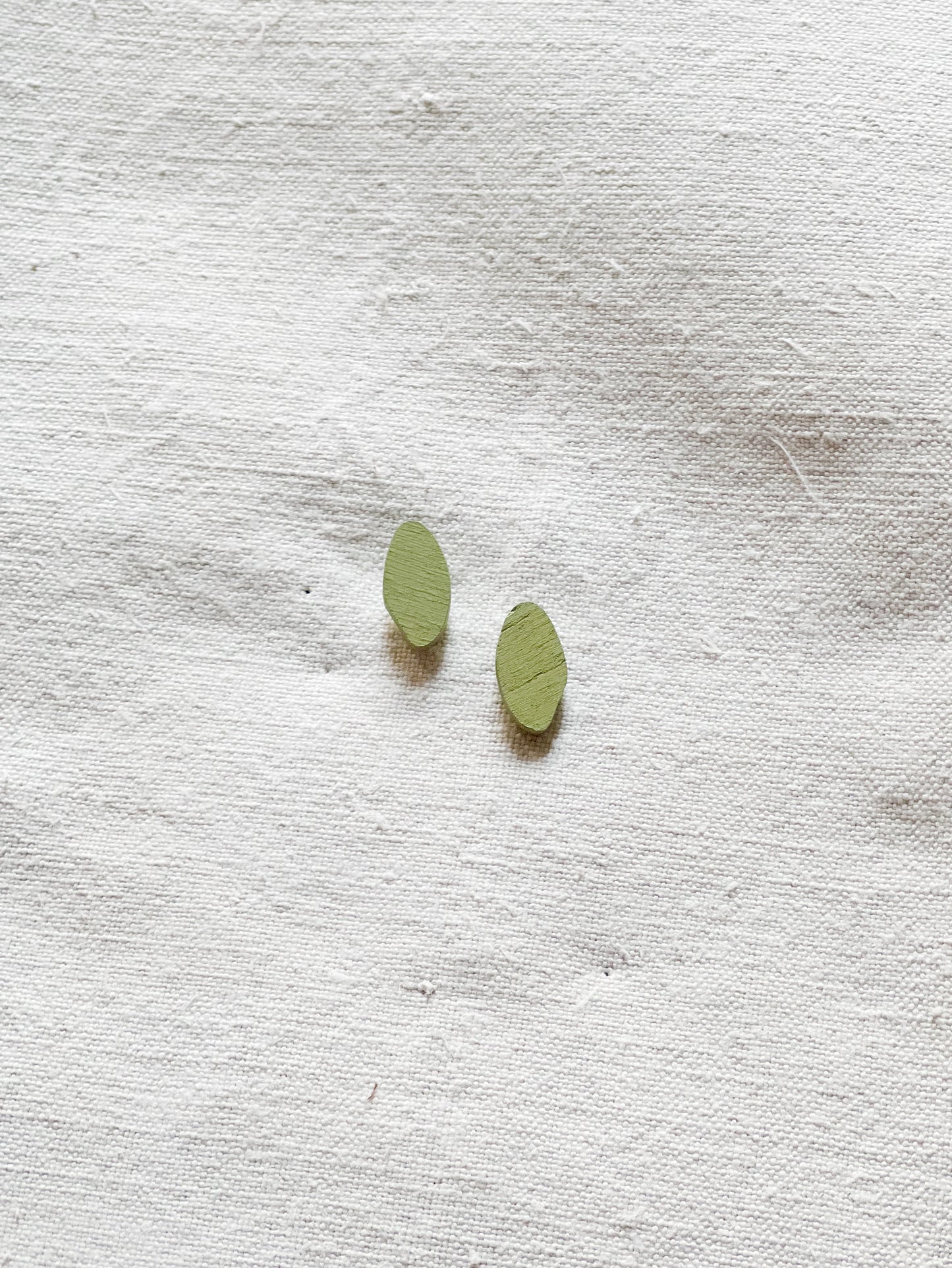Amoeba earring in green colour
