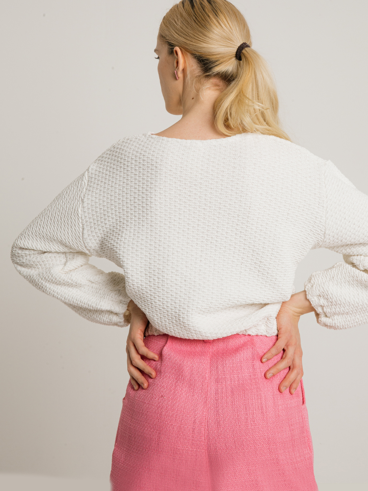 White thin knitted "V" neck sweater