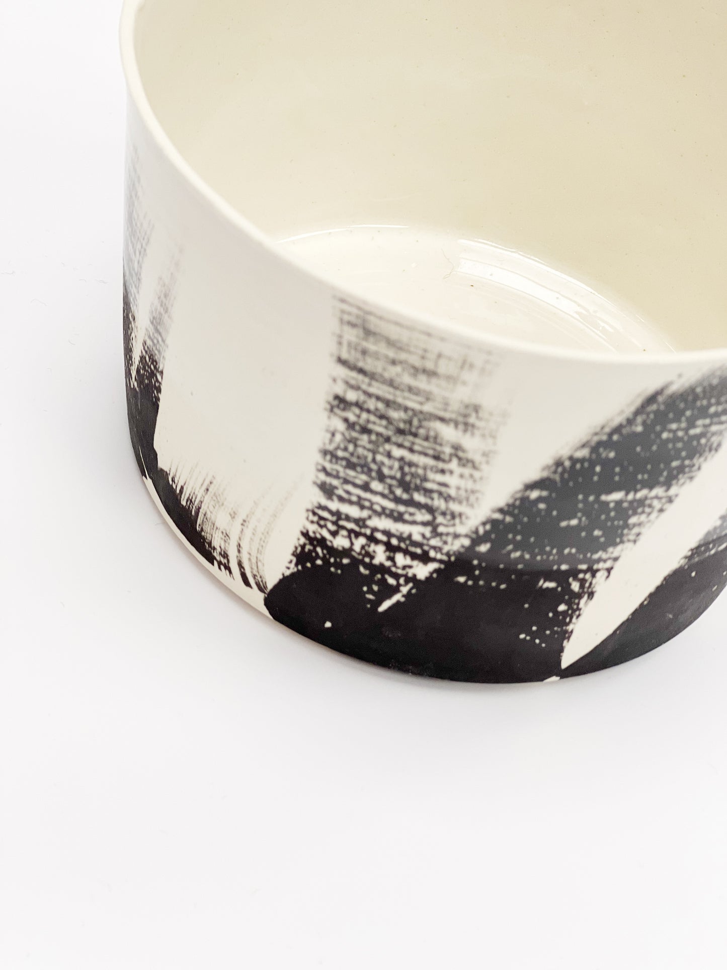 BARE Majoros Zita - brush pattern bowl