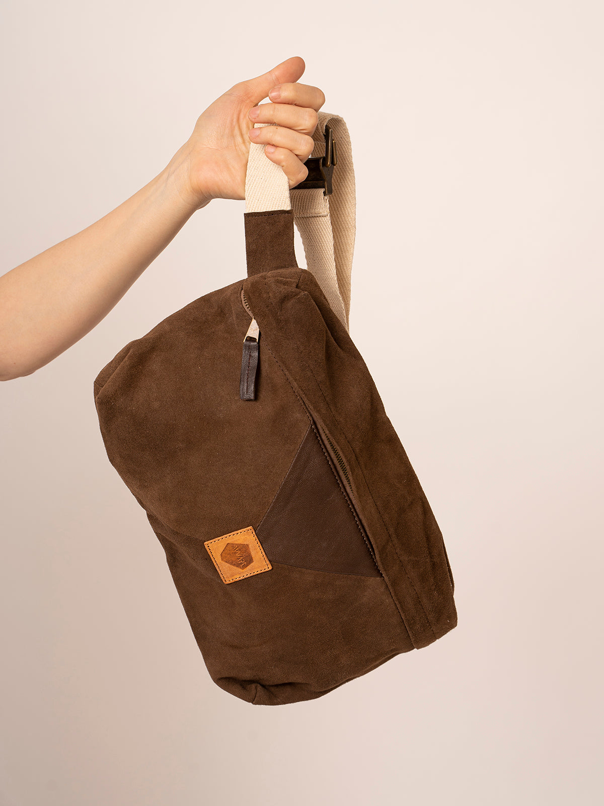 UNIQUE Recycled variable brown leather crossbody/belt bag