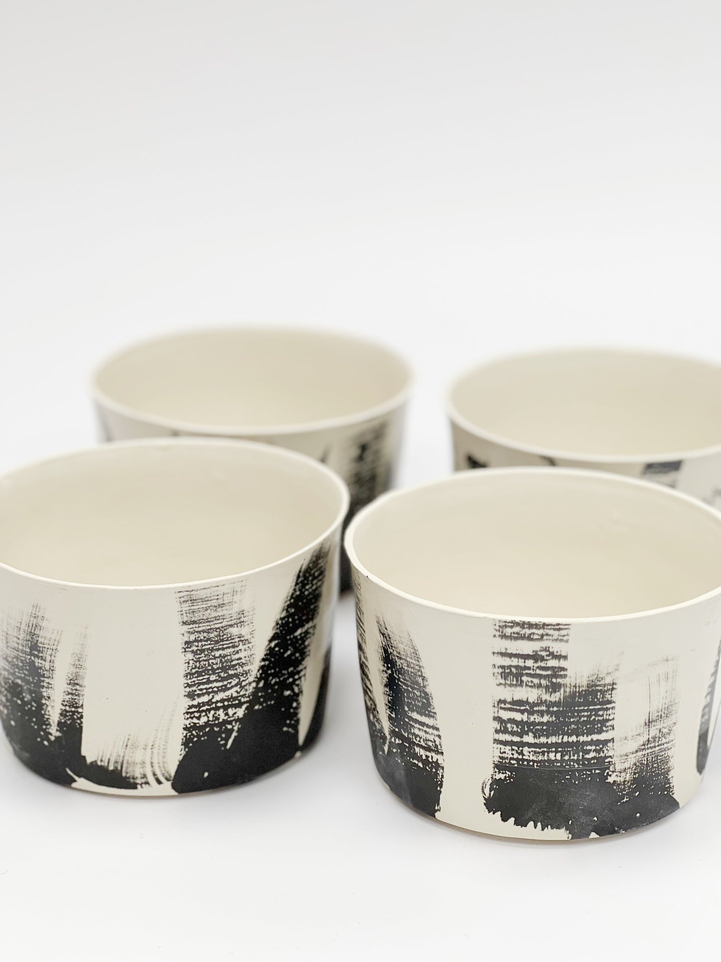 BARE Majoros Zita - brush pattern bowl