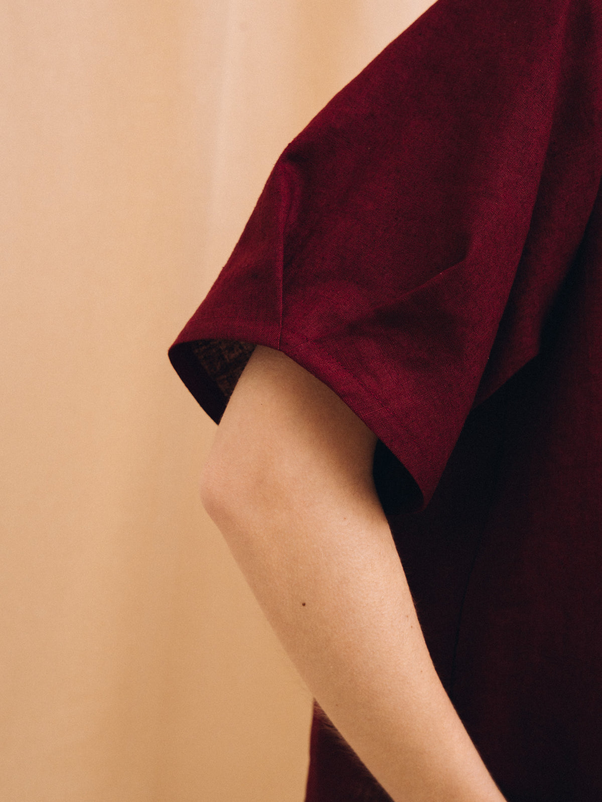 Burgundy linen women's short-sleeved blouse
