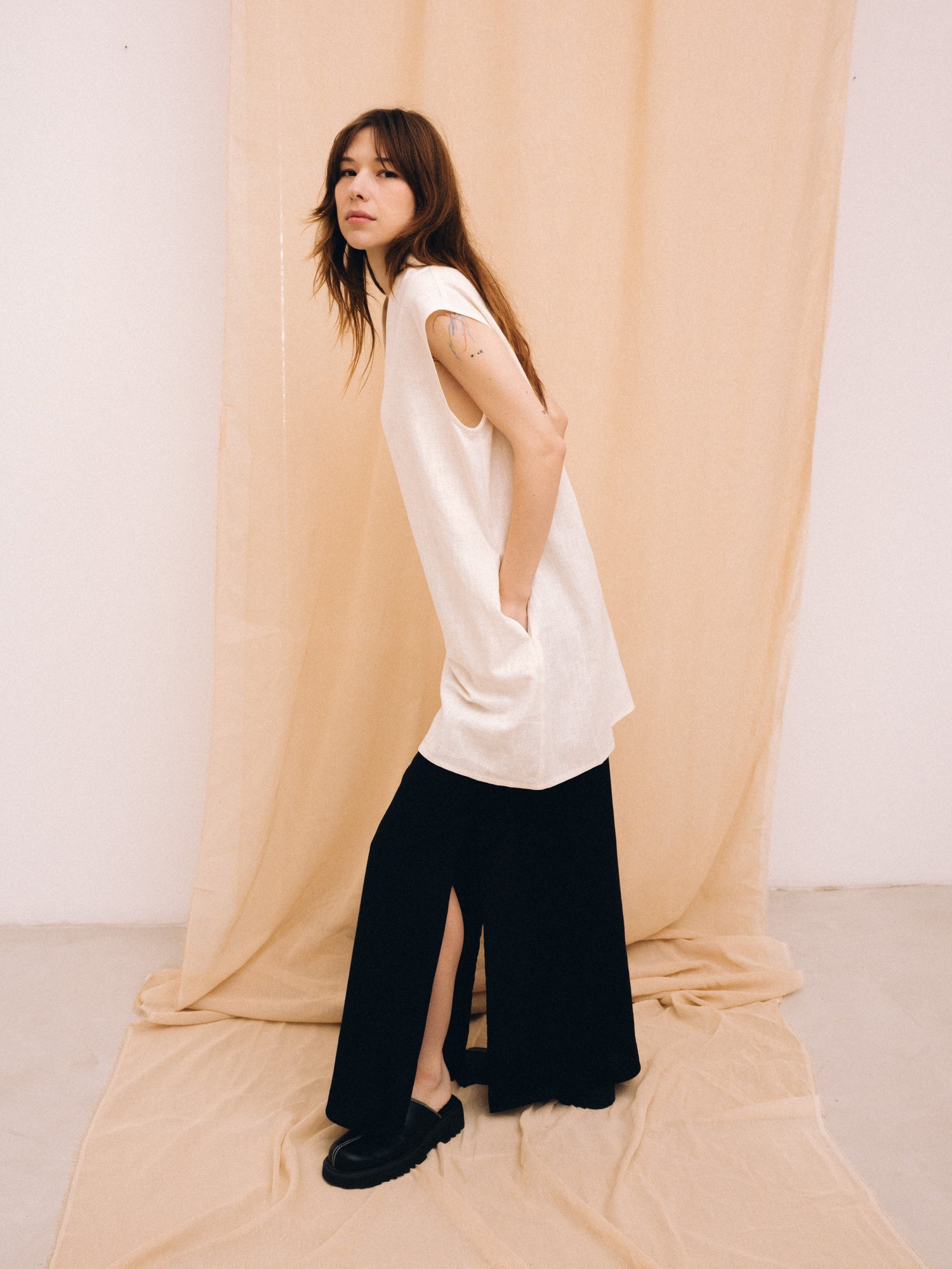 Black linen women's maxi skirt