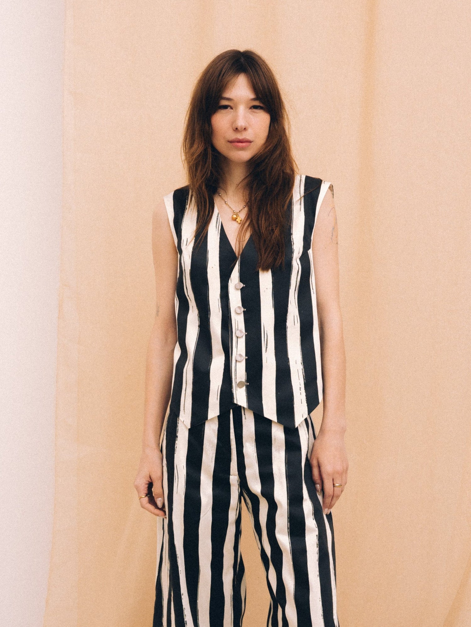 Natúr-fekete csíkos női mellény