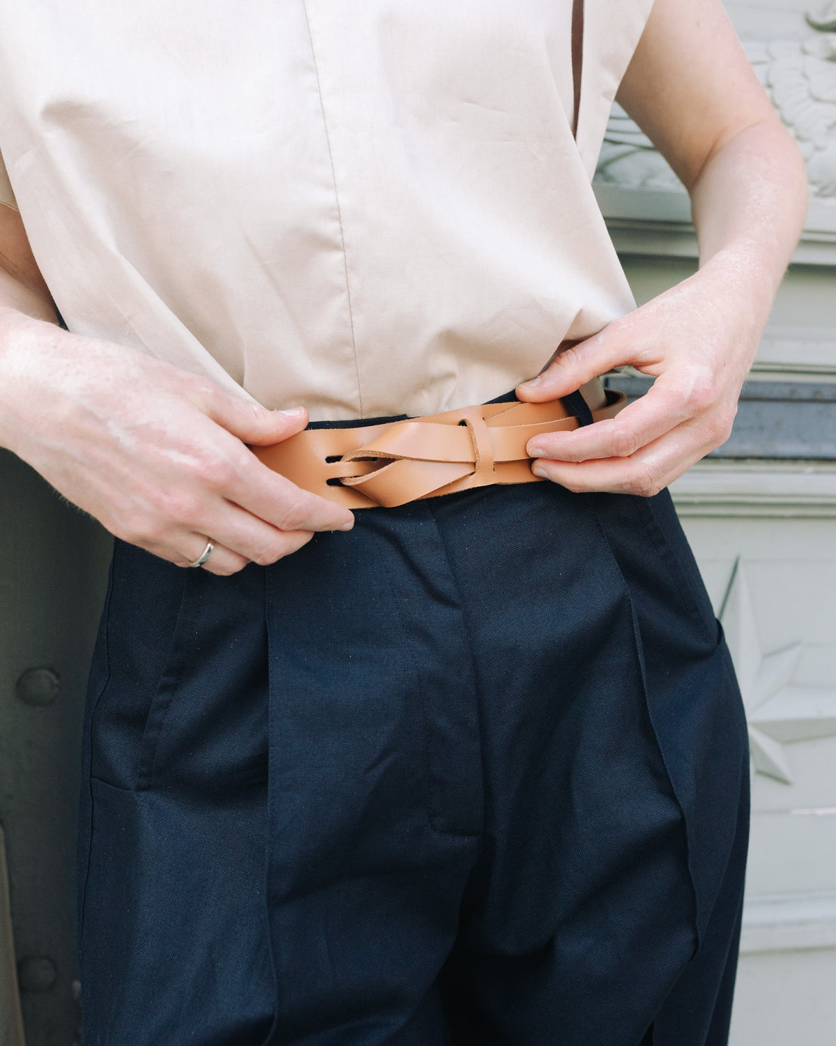 Knotted brown women's leather belt