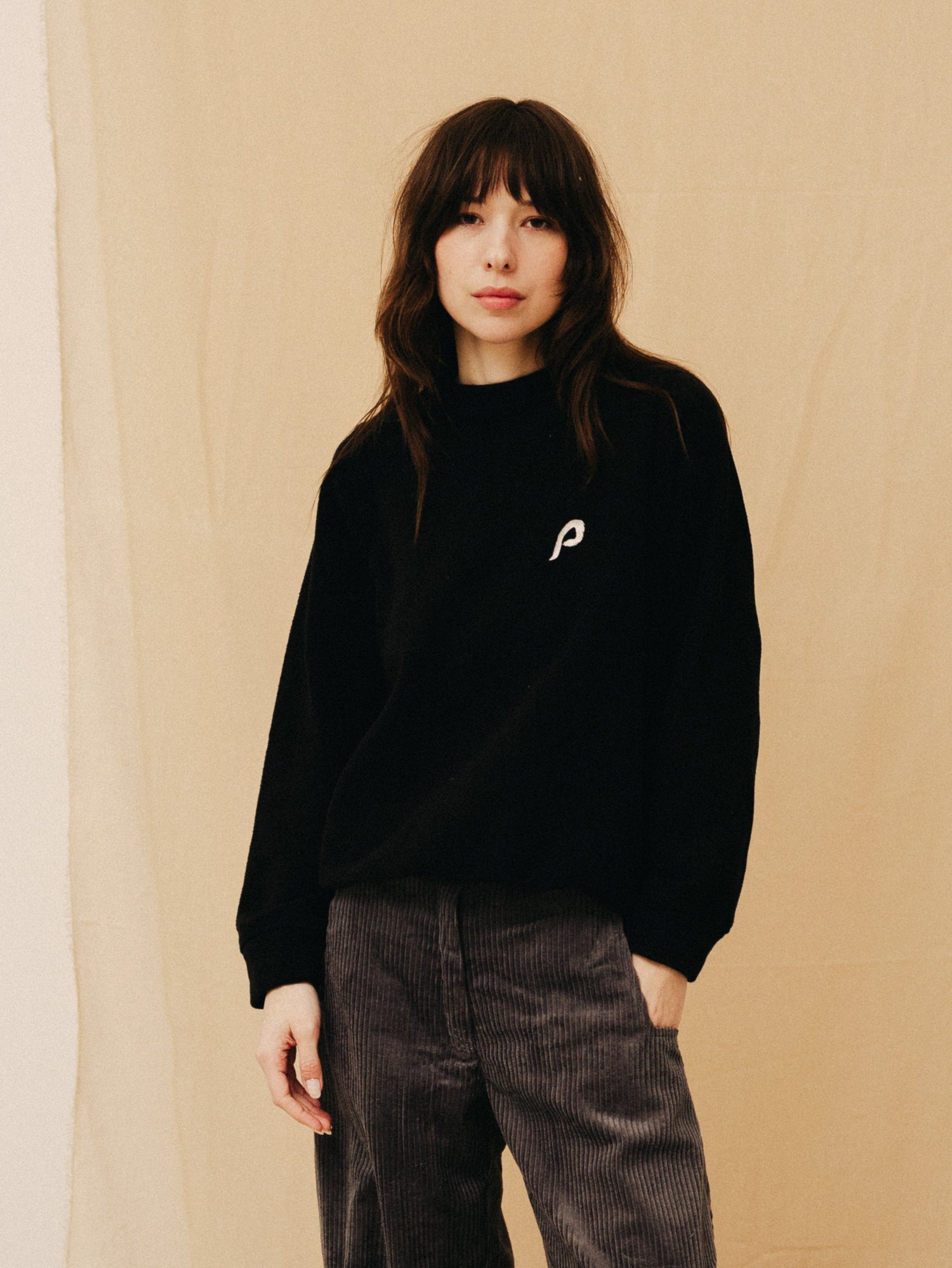 Fekete női oversized pulóver