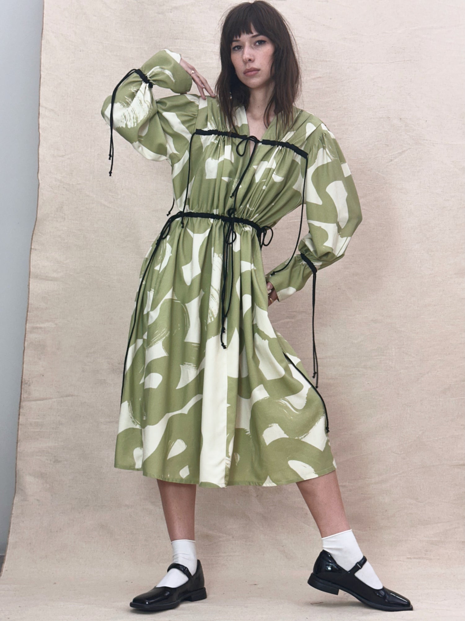 Sursaut natúr-zöld megkötős női midiruha - ARCHIVE
