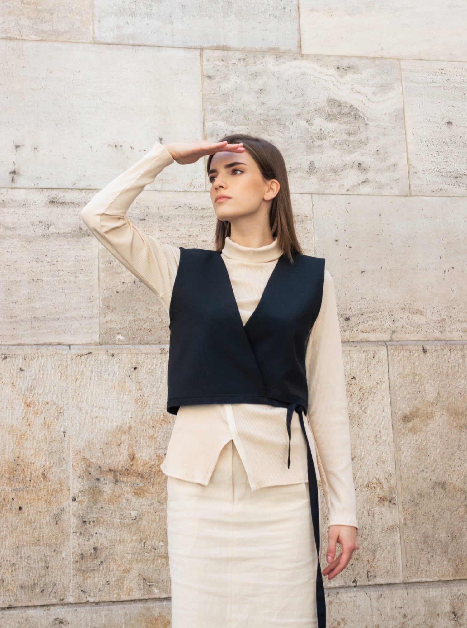 Fekete megkötős női mellény - ARCHIVE