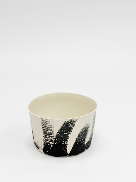 BARE Majoros Zita - brush pattern bowl