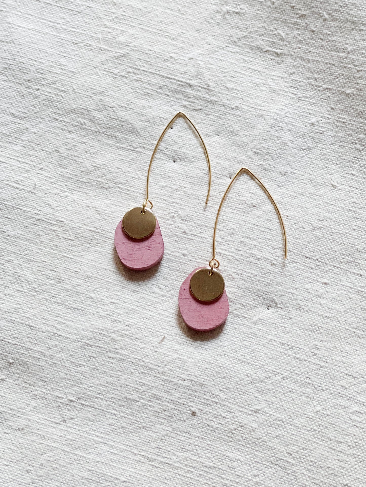 Altan earrings in pink colour