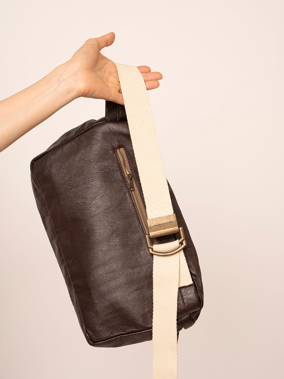 UNIQUE Recycled variable brown leather crossbody/belt bag