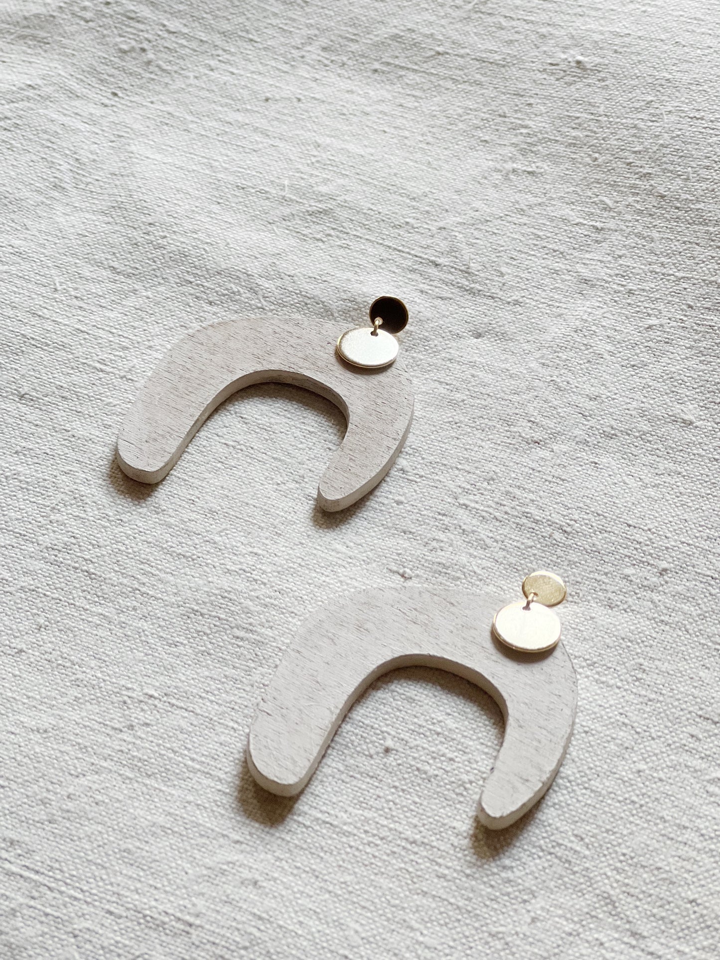 Sinai earrings in off-white colour