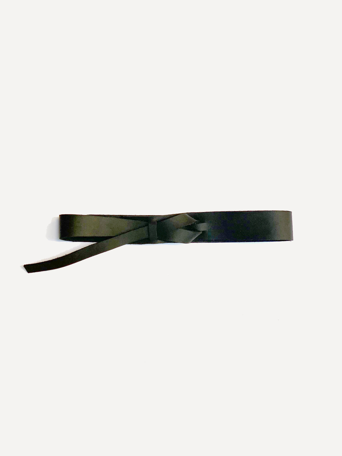 Knotted black women's leather belt