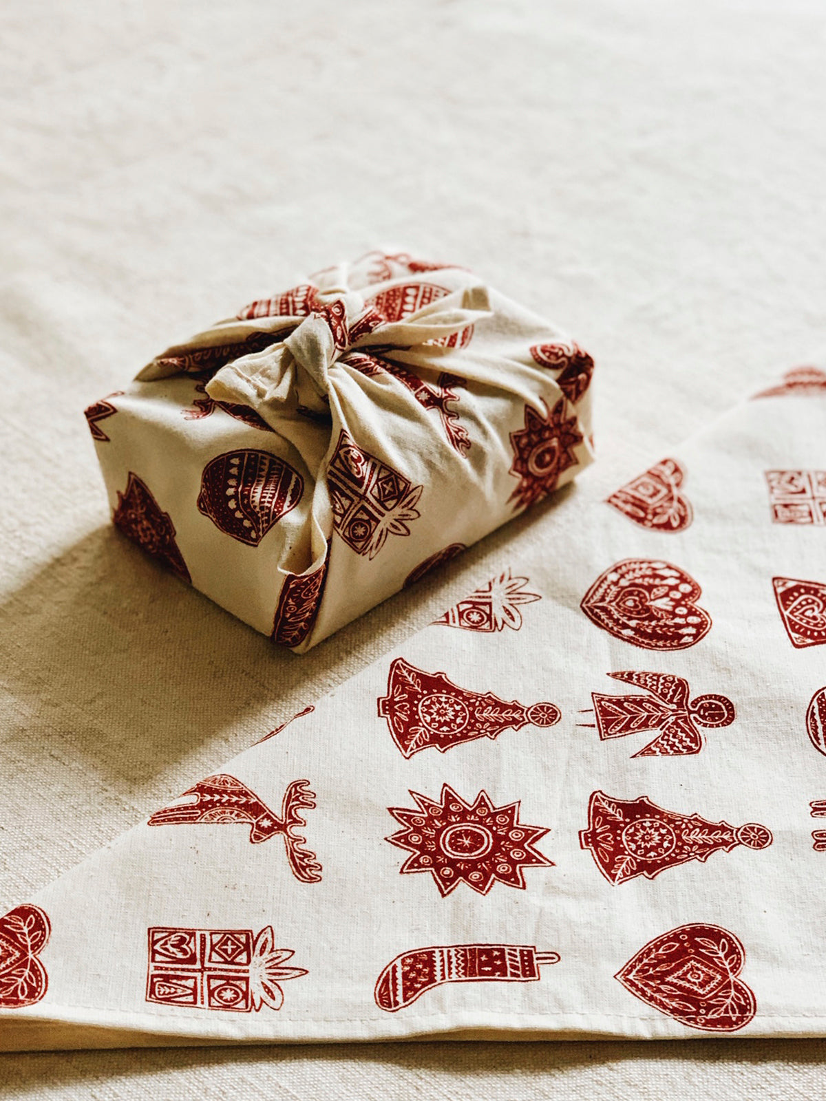 Wrapping cloth / napkin with Christmas pattern